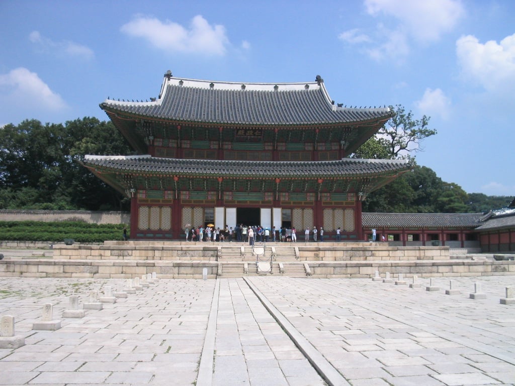 Dress For Success Business Attire in South Korea Language